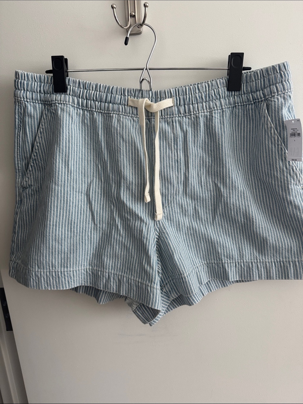 Large gap stretchy denim shorts NWT